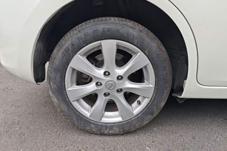 Used Nissan Tiida 2014 1.6L CVT Smart Model Exterior 5