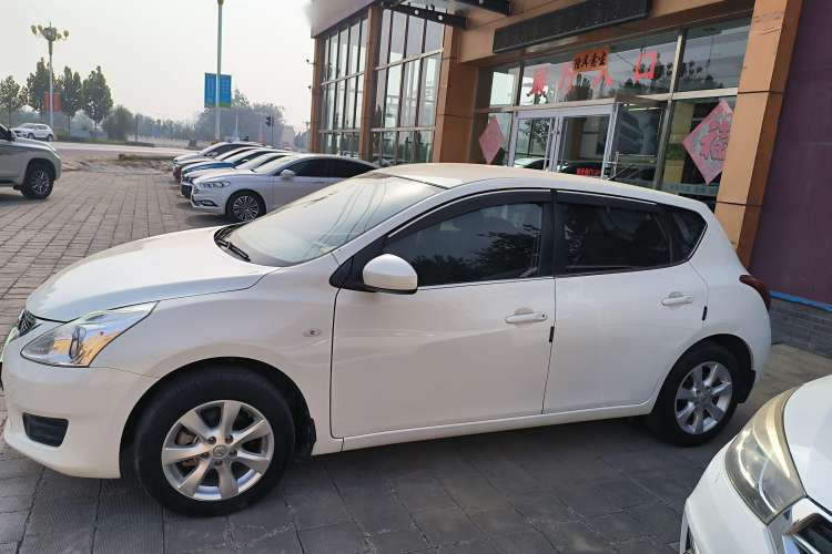 Used Nissan Tiida 2014 1.6L Manual Comfort Model Exterior 5