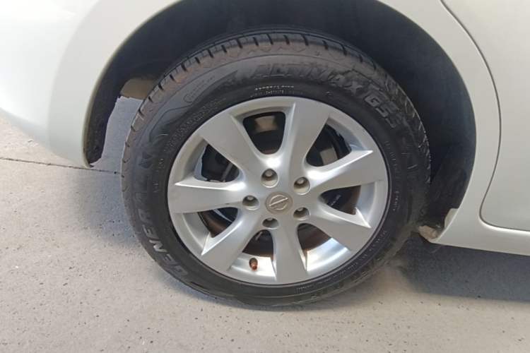 Used Nissan Tiida 2014 1.6L CVT Comfort Model Exterior 5