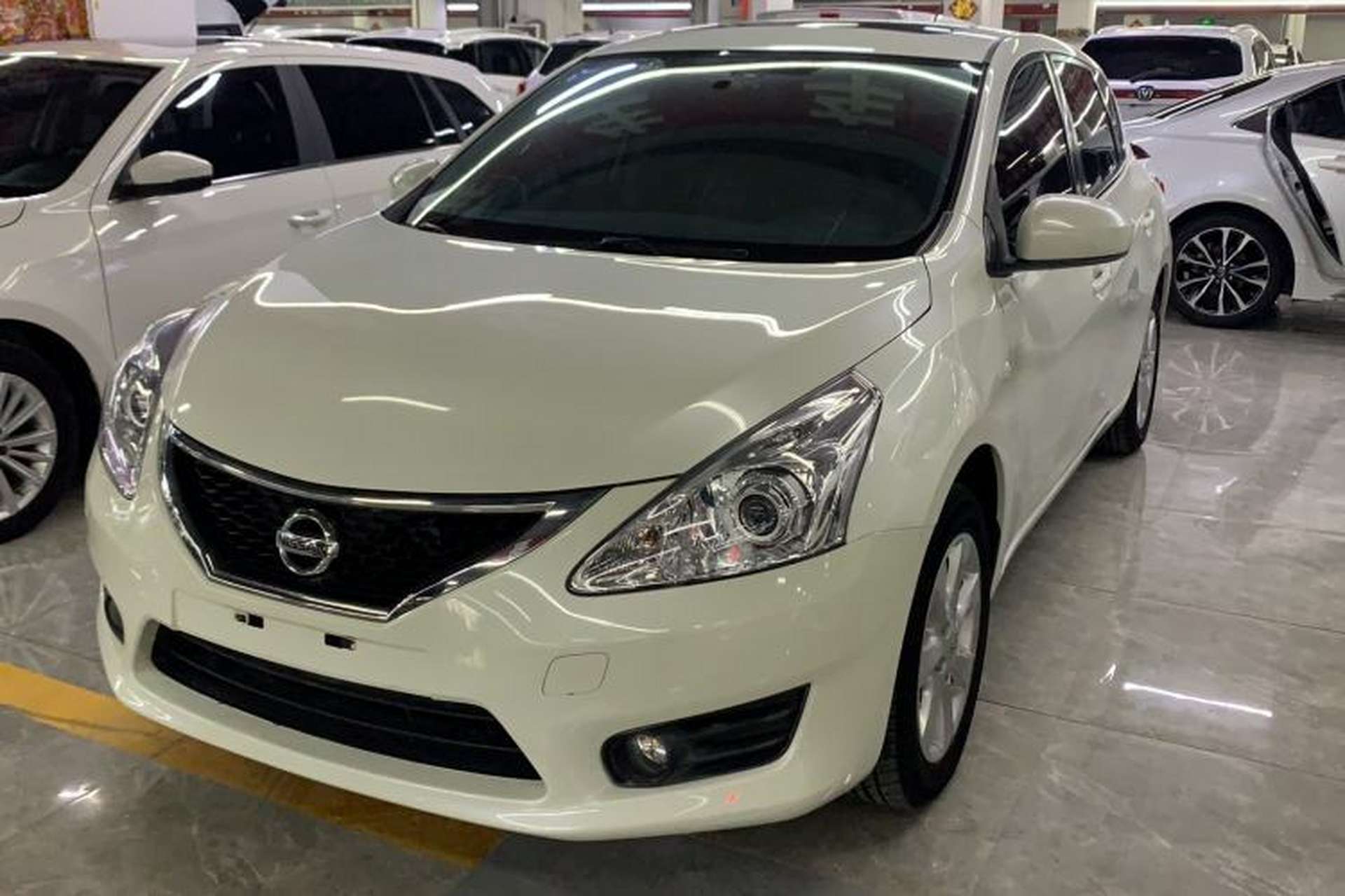 Used Nissan Tiida 2014 1.6L CVT Smart Model Front Left 45 Deg