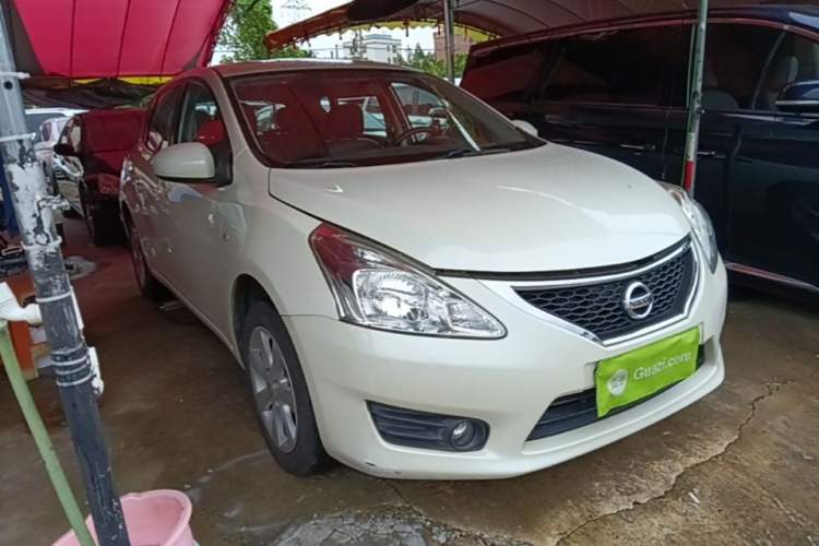 Used Nissan Tiida 2014 1.6L CVT Cool Cafe Edition Front Right 45 Deg