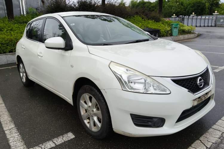 Used Nissan Tiida 2014 1.6L CVT Comfort Model Front Right 45 Deg