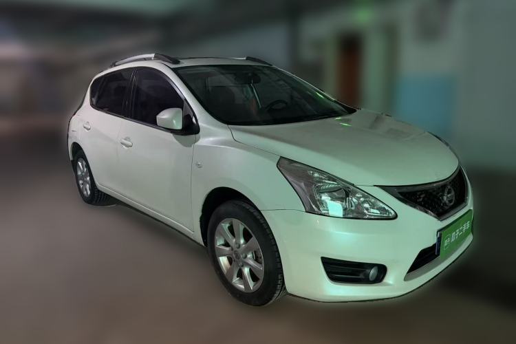 Used Nissan Tiida 2014 1.6L CVT Cool Cafe Edition Front Right 45 Deg