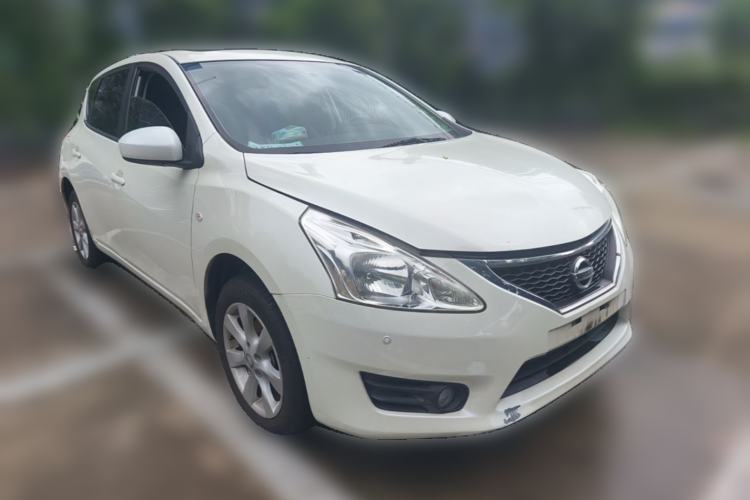 Used Nissan Tiida 2014 1.6L CVT Smart Model Front Right 45 Deg