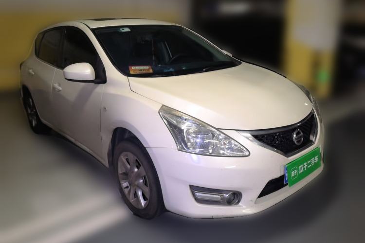 Used Nissan Tiida 2014 1.6L CVT Smart Model Front Right 45 Deg