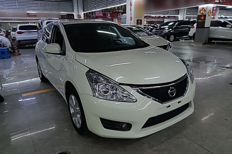 Used Nissan Tiida 2014 1.6L CVT Smart Model Front Right 45 Deg
