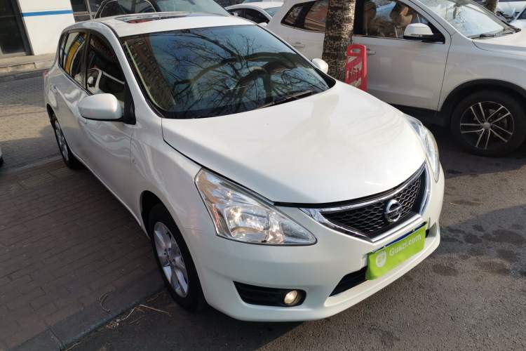 Used Nissan Tiida 2014 1.6L CVT Smart Model Front Right 45 Deg