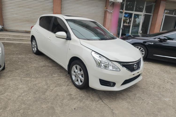 Used Nissan Tiida 2014 1.6L CVT Smart Model Front Right 45 Deg