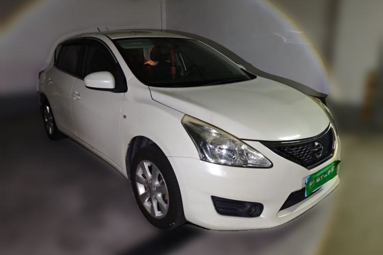 Used Nissan Tiida 2014 1.6L CVT Comfort Model Front Right 45 Deg