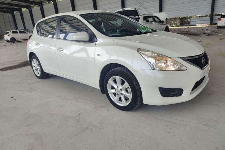 Used Nissan Tiida 2014 1.6L CVT Comfort Model Front Right 45 Deg