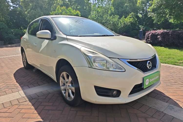 Used Nissan Tiida 2014 1.6L CVT Smart Model Front Right 45 Deg