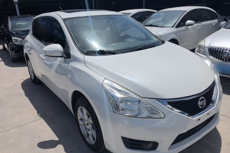 Used Nissan Tiida 2014 1.6L CVT Smart Model Front Right 45 Deg