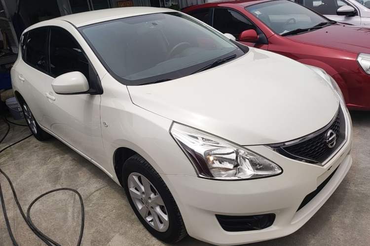 Used Nissan Tiida 2014 1.6L CVT Comfort Model Front Right 45 Deg