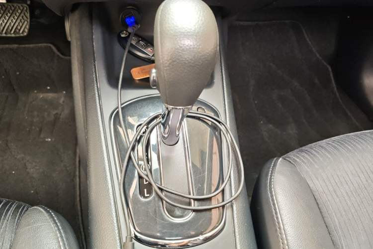 Used Nissan Tiida 2014 1.6L CVT Smart Model Gear Lever