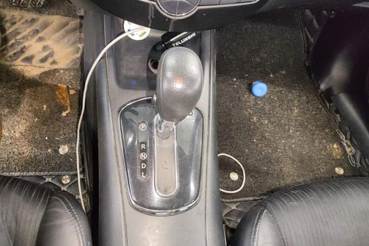 Used Nissan Tiida 2014 1.6L CVT Smart Model Gear Lever