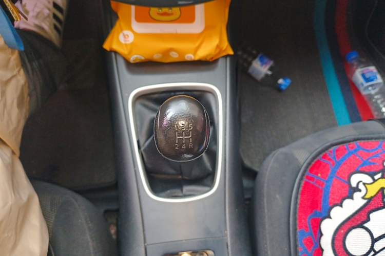 Used Nissan Tiida 2014 1.6L Manual Comfort Model Gear Lever