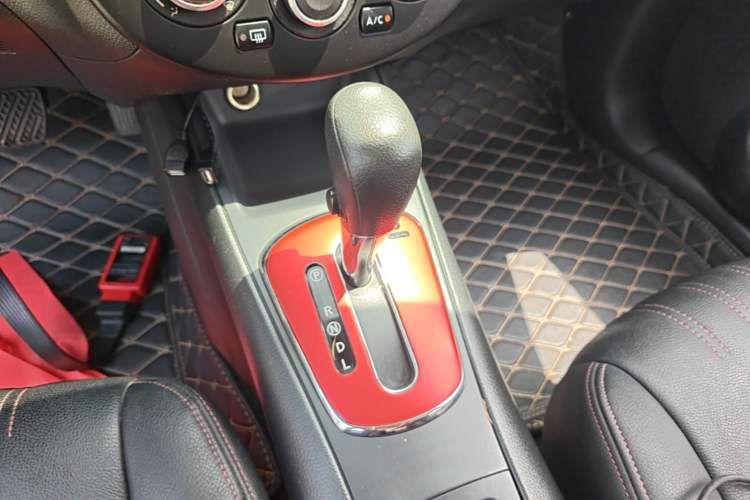 Used Nissan Tiida 2014 1.6L CVT Comfort Model Gear Lever