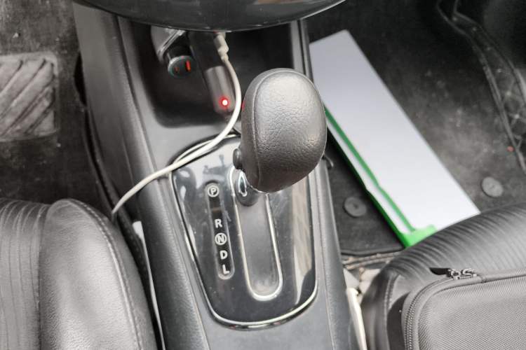 Used Nissan Tiida 2014 1.6L CVT Smart Model Gear Lever