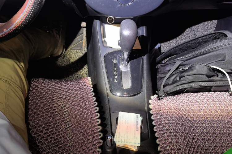 Used Nissan Tiida 2014 1.6L CVT Smart Model Gear Lever