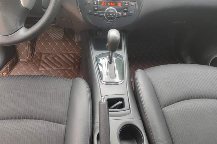 Used Nissan Tiida 2014 1.6L CVT Smart Model Gear Lever