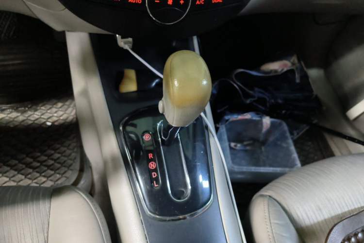 Used Nissan Tiida 2014 1.6L CVT Smart Model Gear Lever