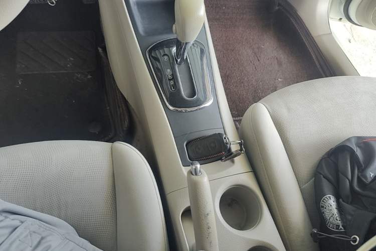 Used Nissan Tiida 2014 1.6L CVT Comfort Model Gear Lever