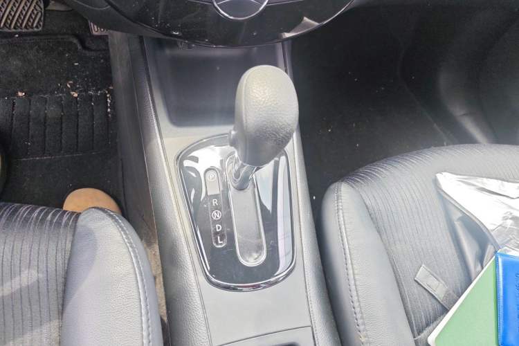 Used Nissan Tiida 2014 1.6L CVT Smart Model Gear Lever