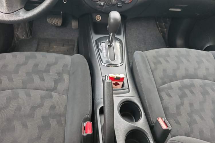 Used Nissan Tiida 2014 1.6L CVT Comfort Model Gear Lever