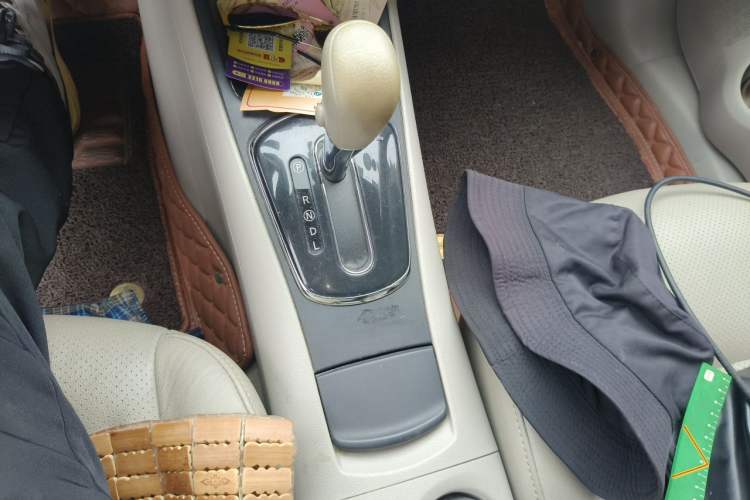 Used Nissan Tiida 2014 1.6L CVT Comfort Model Gear Lever
