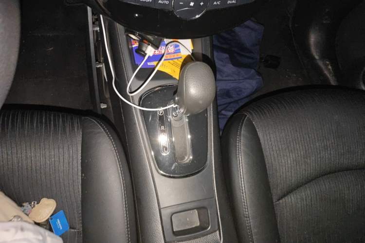Used Nissan Tiida 2014 1.6L CVT Smart Model Gear Lever
