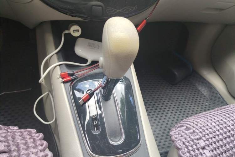 Used Nissan Tiida 2014 1.6L CVT Smart Model Gear Lever
