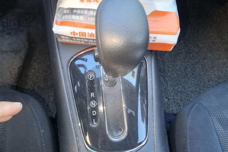 Used Nissan Tiida 2014 1.6L CVT Comfort Model Gear Lever