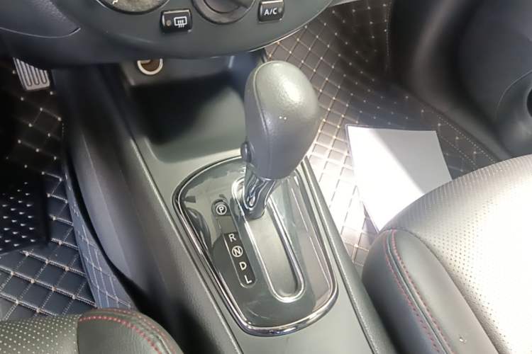 Used Nissan Tiida 2014 1.6L CVT Comfort Model Gear Lever