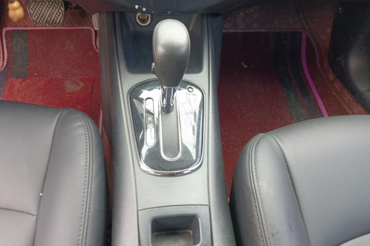Used Nissan Tiida 2014 1.6L CVT Comfort Model Gear Lever