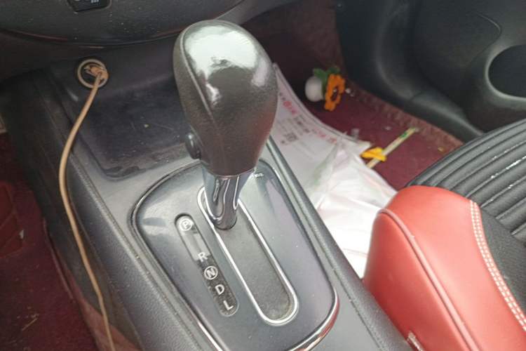 Used Nissan Tiida 2014 1.6L CVT Comfort Model Gear Lever