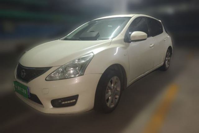Ojetý Nissan Tiida 2014 1.6L CVT Smart Model