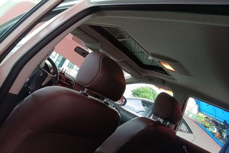 Used Nissan Tiida 2014 1.6L CVT Cool Cafe Edition Headliner