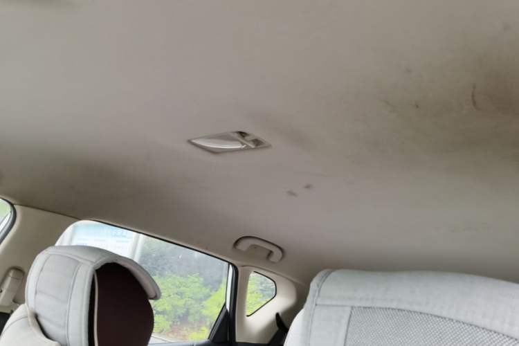 Used Nissan Tiida 2014 1.6L CVT Comfort Model Headliner