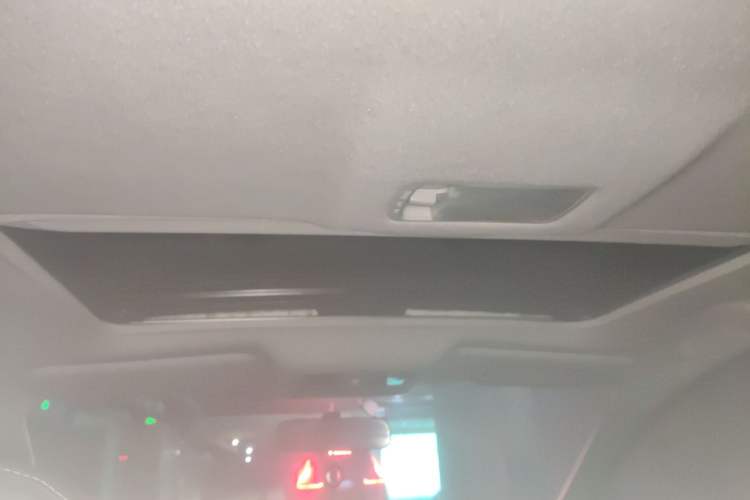 Used Nissan Tiida 2014 1.6L CVT Cool Cafe Edition Headliner