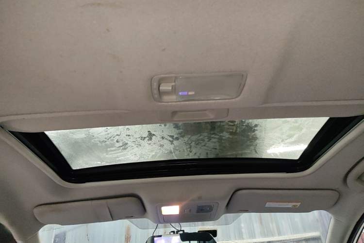 Used Nissan Tiida 2014 1.6L CVT Smart Model Headliner