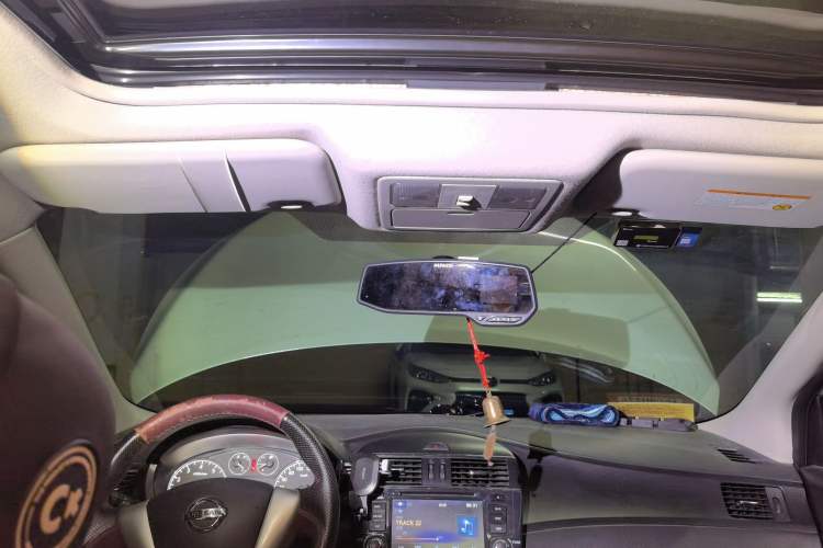 Used Nissan Tiida 2014 1.6L CVT Smart Model Headliner