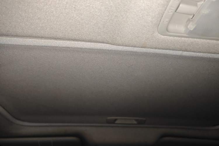 Used Nissan Tiida 2014 1.6L CVT Cool Cafe Edition Headliner