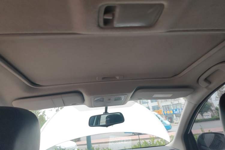 Used Nissan Tiida 2014 1.6L CVT Smart Model Headliner