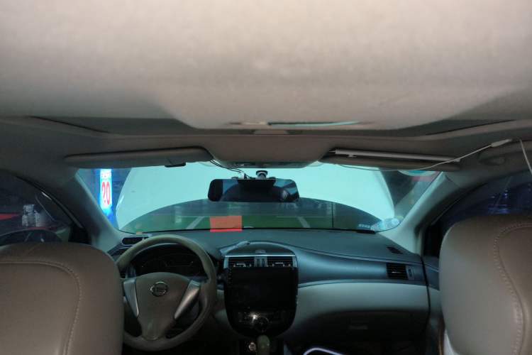 Used Nissan Tiida 2014 1.6L CVT Smart Model Headliner