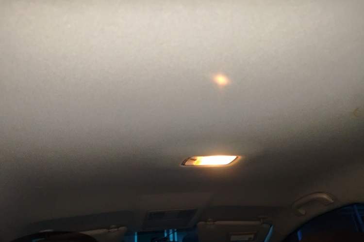 Used Nissan Tiida 2014 1.6L CVT Comfort Model Headliner