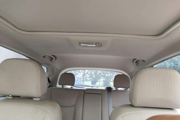 Used Nissan Tiida 2014 1.6L CVT Smart Model Headliner
