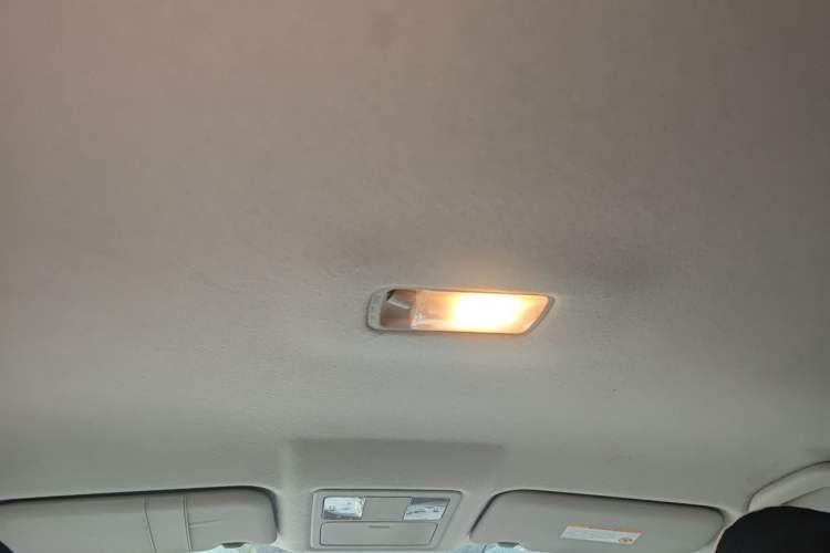 Used Nissan Tiida 2014 1.6L CVT Smart Model Headliner