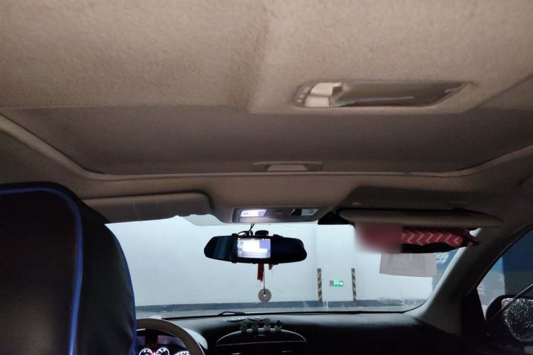Used Nissan Tiida 2014 1.6L CVT Smart Model Headliner