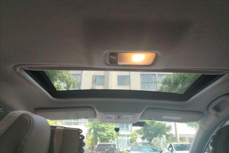 Used Nissan Tiida 2014 1.6L CVT Smart Model Headliner