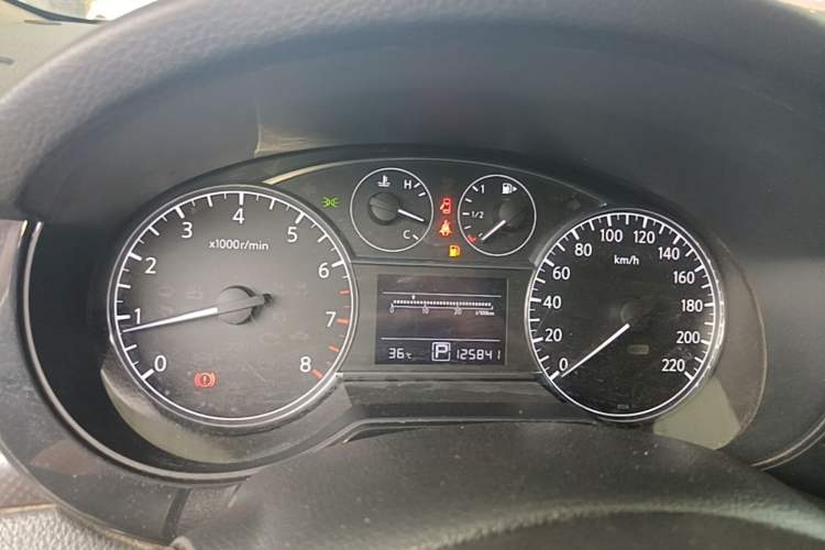 Used Nissan Tiida 2014 1.6L CVT Smart Model Instrument Cluster